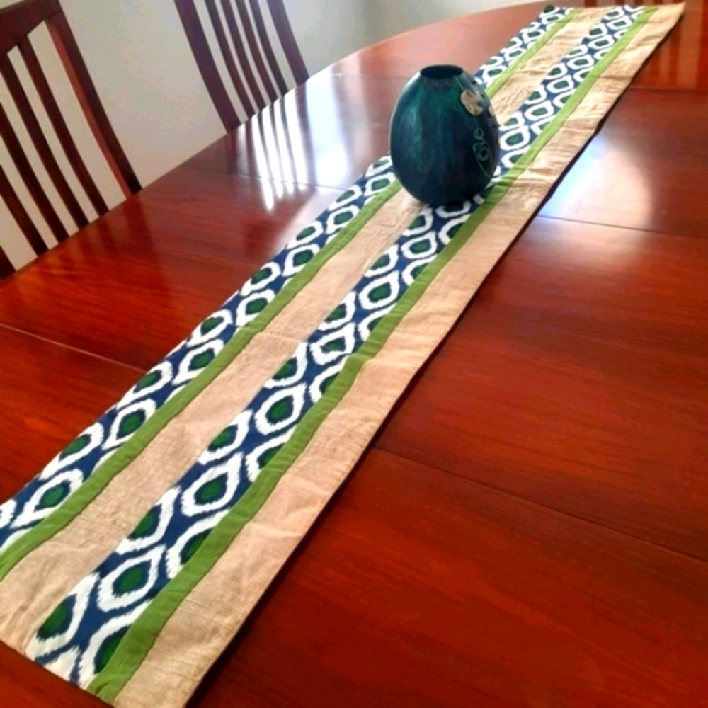 Africa-inspired table runner, textured, like-new